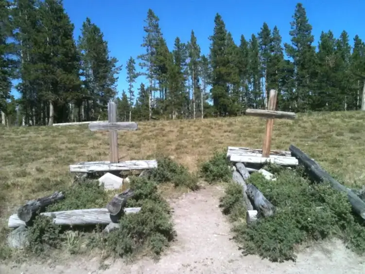 Graves at Solider Park in Buffalo, WY, a haunted place to see ghosts.