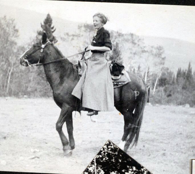 Verna Keays and the Wyoming State Flag